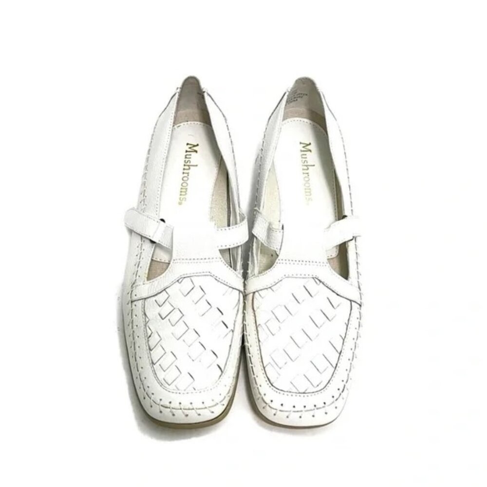 Mushrooms Vintage White Pebbled Leather Mary Jane Woven Vamp Moccasins